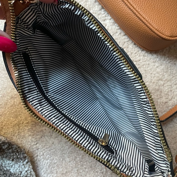 DELUXITY | Faux Leather Crossbody 3pc Set in tan - Picture 4 of 7